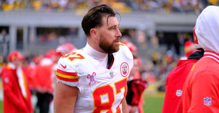 Breaking News: Travis Kelce Receives $12.5M Contract Update Amid Retirement Rumors After Rob Gronkowski’s Clear Message to Chiefs Star....see more 