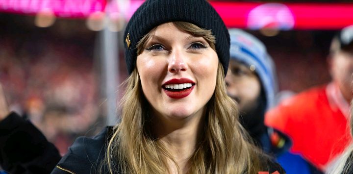 Breaking News: Pro wrestling legend says Taylor Swift played 3-hour private concert for family as wife was dying of cancer...see more
