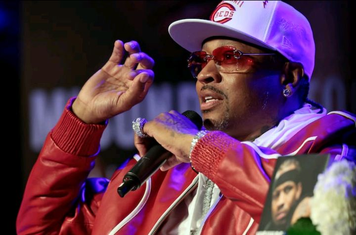 Breaking News: AI’s memories of Philly sports fans, Jason Kelce’s ‘humbling’ workout with the Eagles, and more from ‘New Heights’...see more