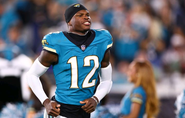 Report: Tests show Travis Hunter’s ACL is intact...see more