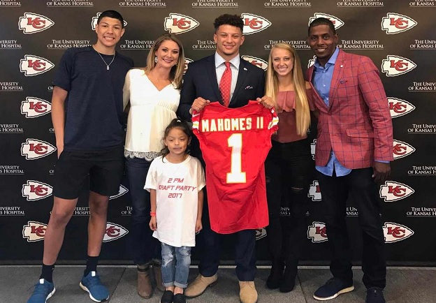 After a long time, Randi Mahomes could be seen in one place with all her children, Patrick Mahomes, Jackson, and Mia,