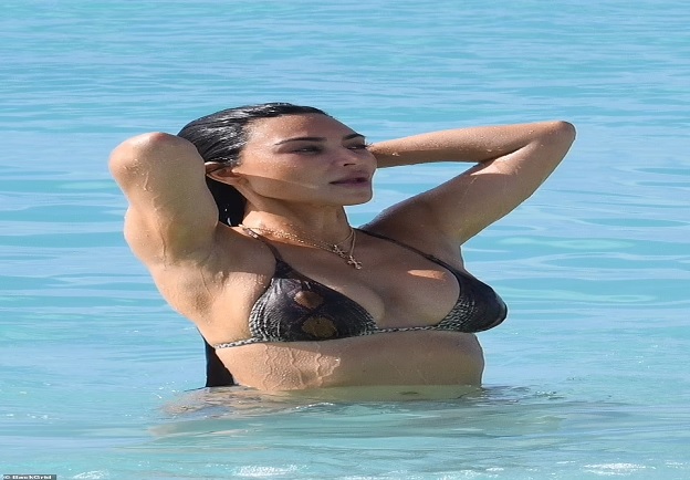 Kim looked carefree and relaxed as she savored her time in paradise