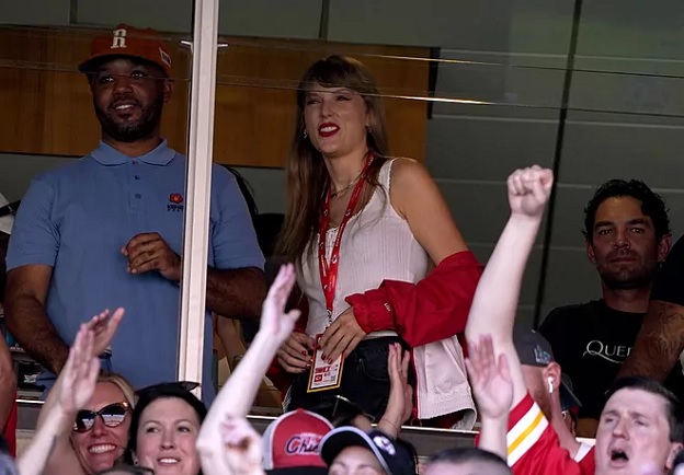 Taylor Swift's gift to Kristin Juszczyk from her new album is the one Brittany Mahomes has yet to open