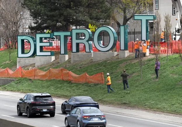 Love it or hate it, 'D-E-T-R-O-I-T' sign installed ahead of NFL Draft gets reactions