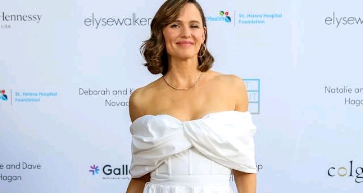 Breaking News: Jennifer Garner Says Locals Are 'Not Impressed' When She Visits Her West Virginia Hometown...see more
