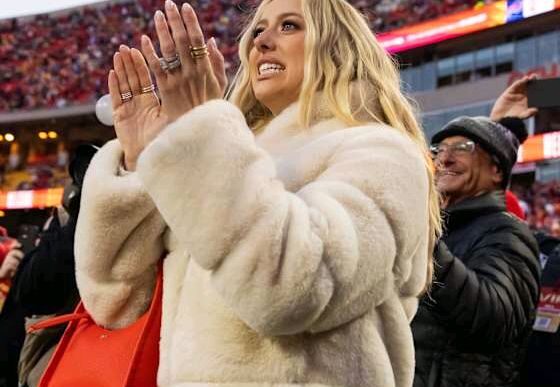 Breaking News: Brittany Mahomes shows off workout strength with baby Golden shout out...see more
