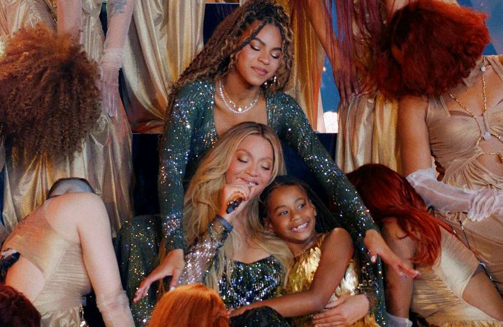 News in: Beyoncé’s Daughter Rumi, 7, Makes Rare Appearance During Live Show with Mom as Big Sister Blue Ivy, 13, Towers over Both...see more