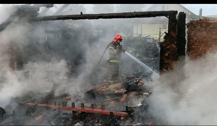 Sad News: A Ukrainian firefighter rushed to the scene of a Russian drone attack. He found his wife, daughter and grandson dead....see more