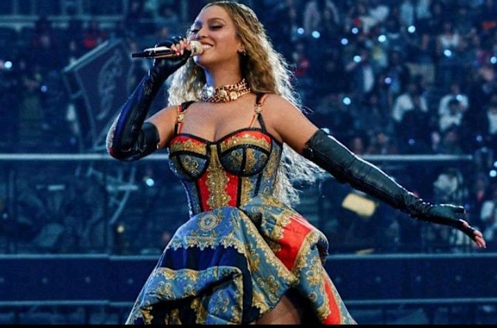 Exclusive: Donatella Versace Spent 1,100 Hours Creating 2 Showstopping Looks for Beyoncé's Cowboy Carter Tour...see more